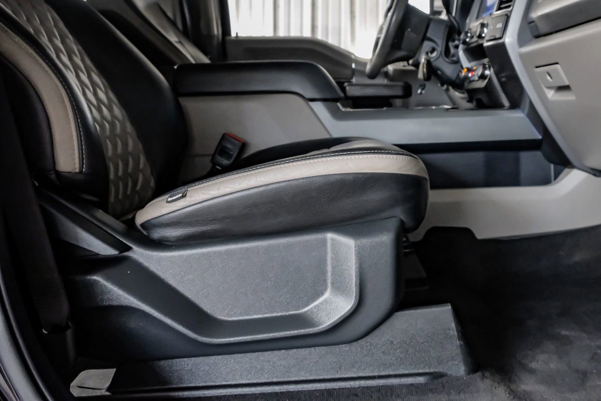 Used 2022 Ford F350 XLT w/ XLT Premium Package image 32