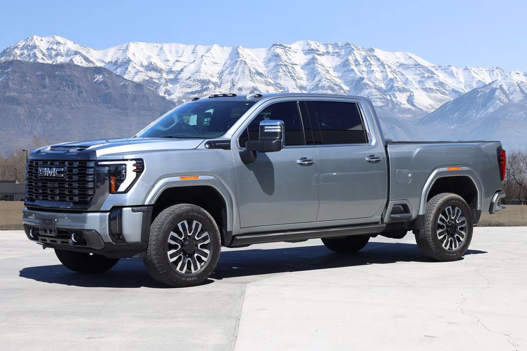 Used 2024 GMC Sierra 2500 Denali Ultimate w/ Max Trailering Package AWD/4WD image 2