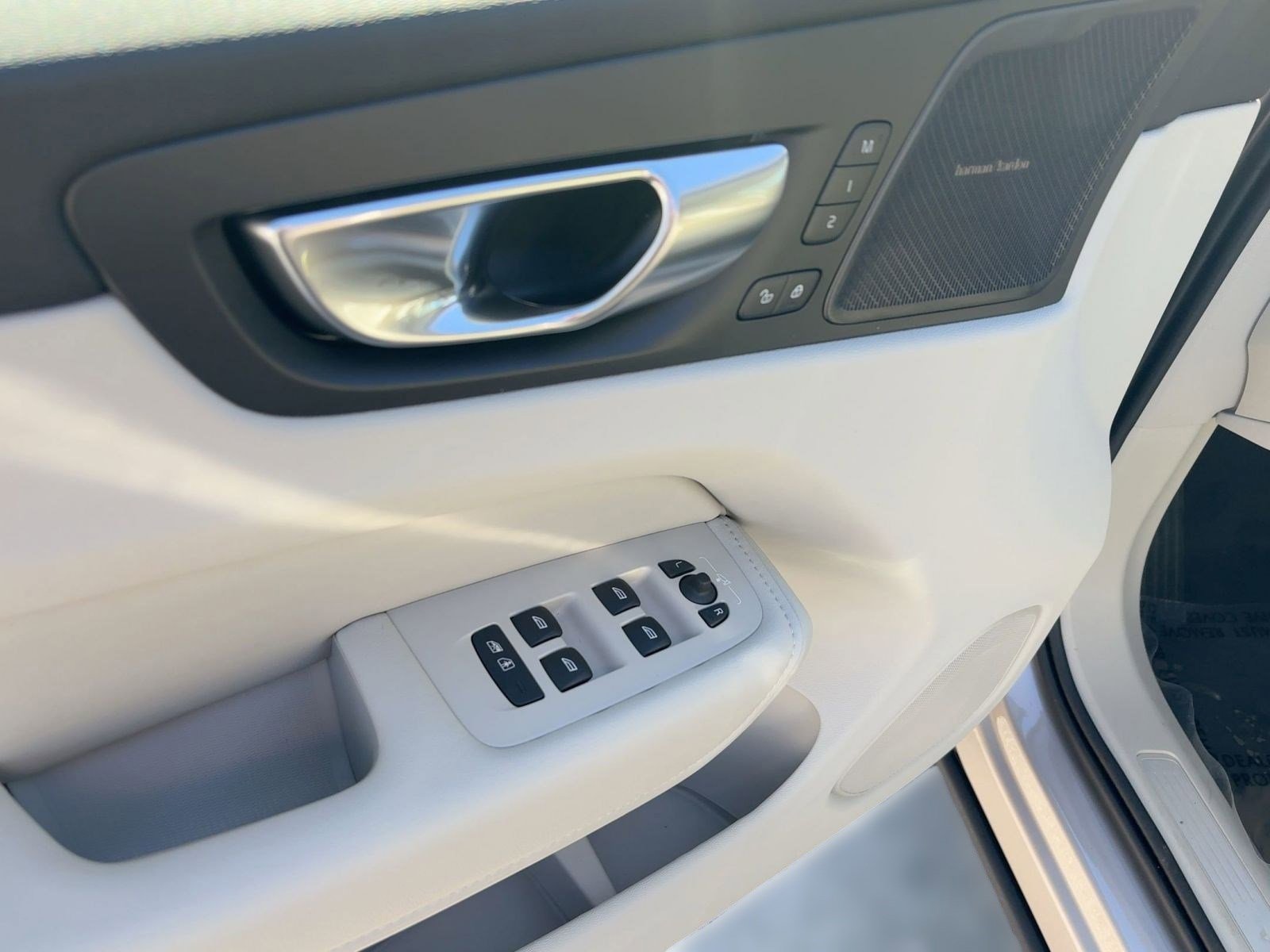 New 2026 Volvo XC60 B5 Ultra w/ Climate Package image 12