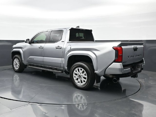Used 2024 Toyota Tacoma SR5 AWD/4WD image 7