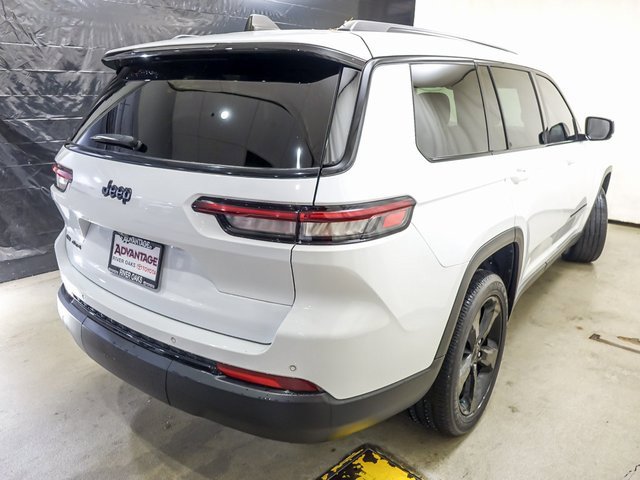 Used 2023 Jeep Grand Cherokee L Laredo image 7