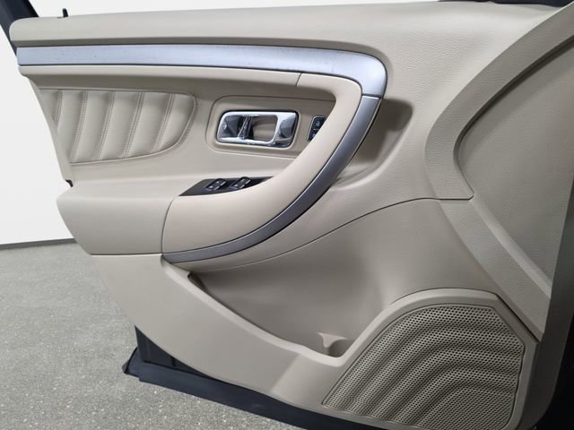 Used 2017 Ford Taurus SE image 24