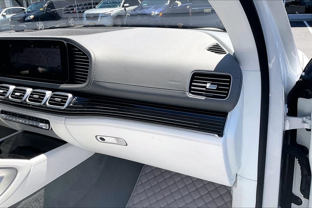 Certified 2025 Mercedes-Benz Maybach GLS 600 4MATIC image 14