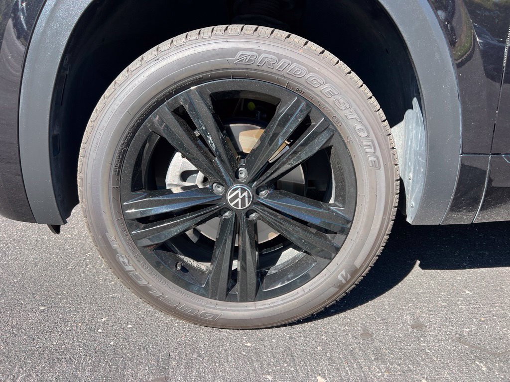 Used 2023 Volkswagen Atlas SEL R-Line AWD/4WD image 8