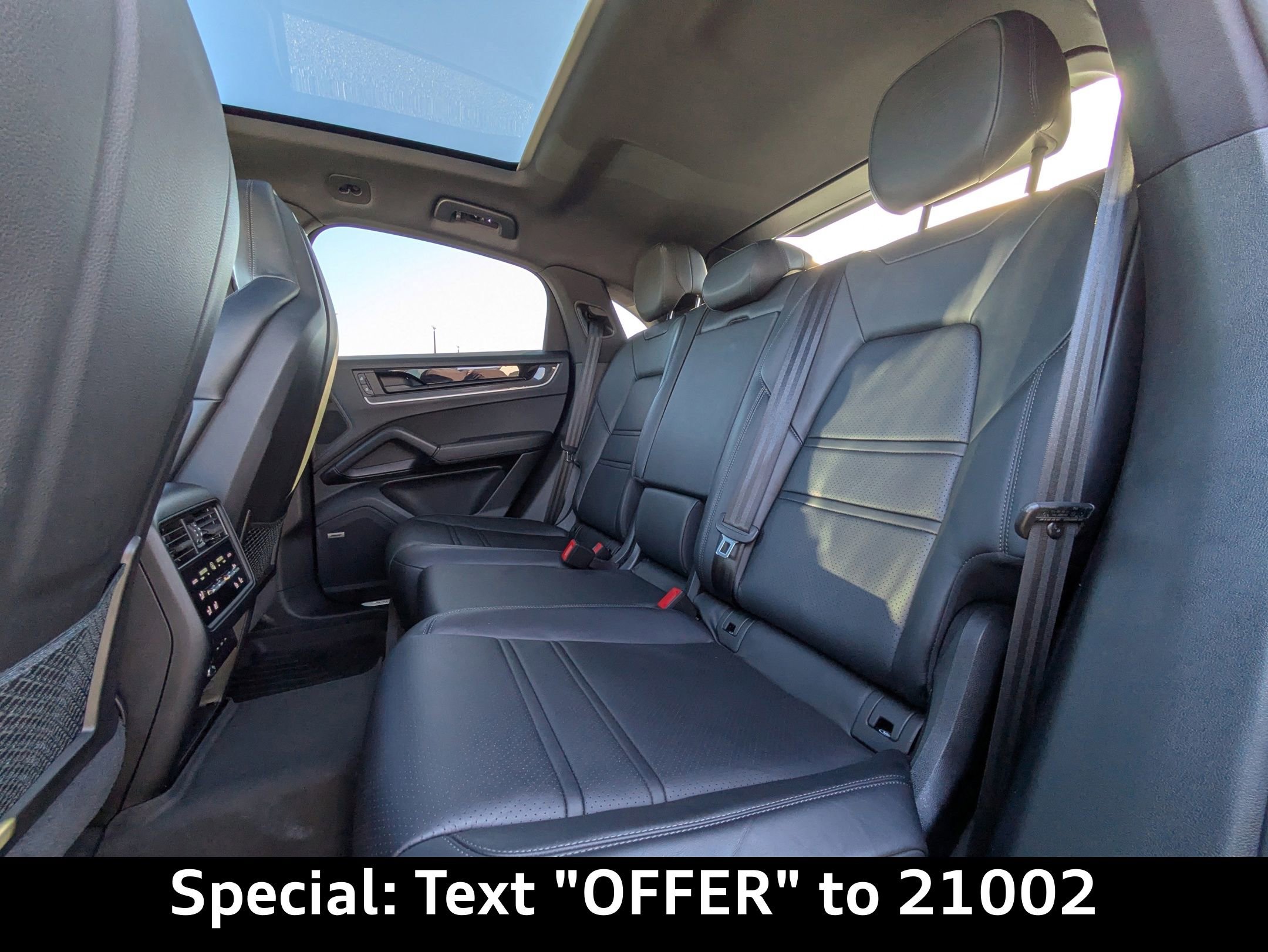 Used 2024 Porsche Cayenne Base image 16