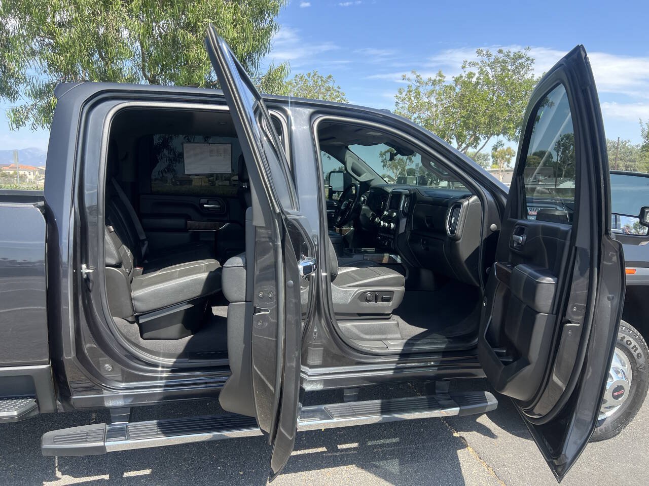 Used 2020 GMC Sierra 3500 Denali w/ Denali Ultimate Package AWD/4WD image 36