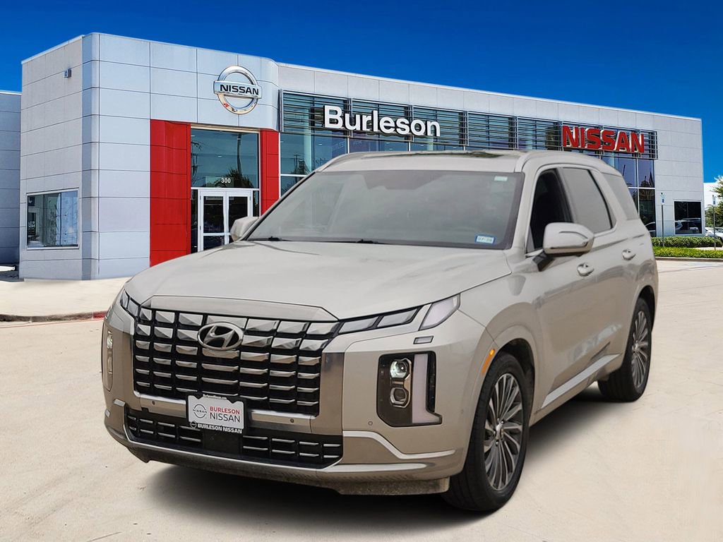 Used 2024 Hyundai Palisade Calligraphy FWD image 1
