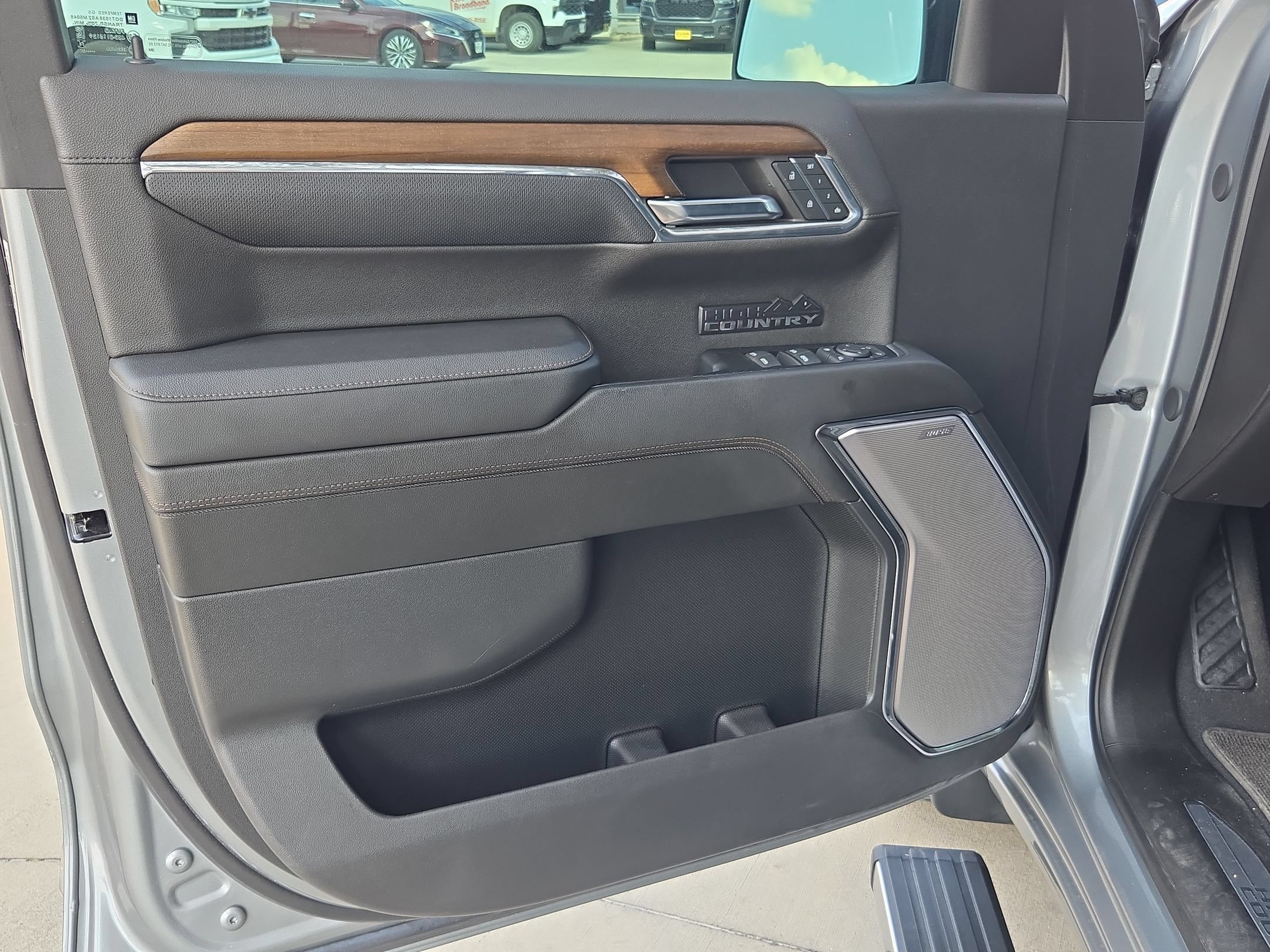Certified 2024 Chevrolet Silverado 1500 High Country w/ Technology Package AWD/4WD image 11