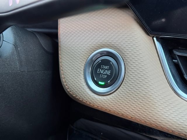 Used 2025 Chevrolet Equinox ACTIV w/ Safety and Technology Package image 17