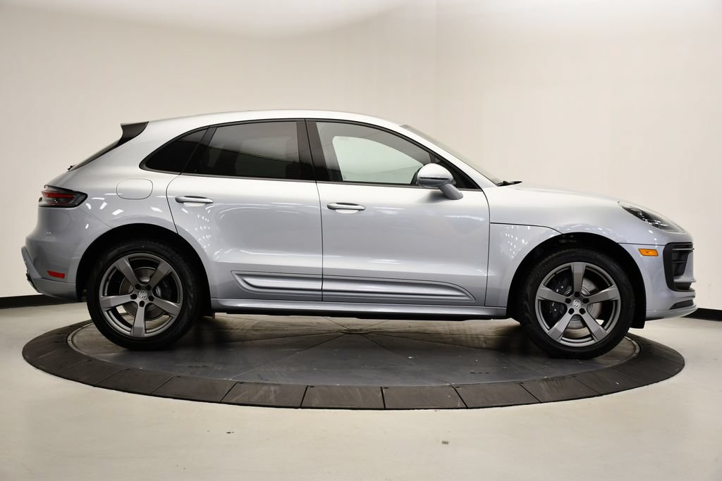 Certified 2026 Porsche Macan AWD/4WD image 8