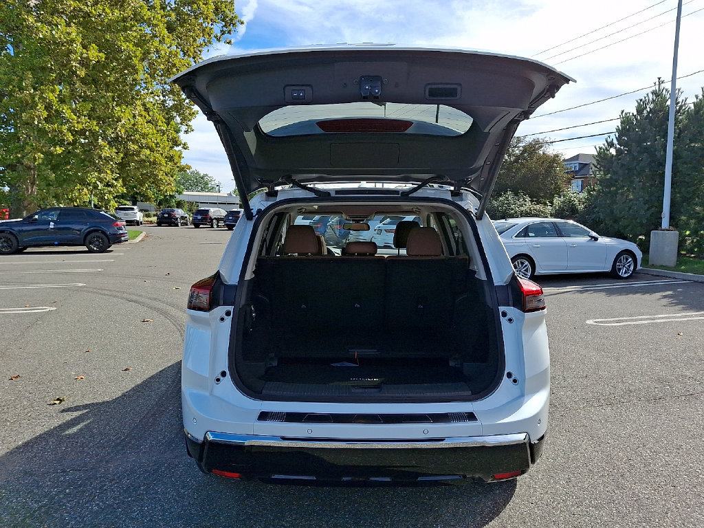 Used 2025 Nissan Rogue Platinum AWD/4WD image 28