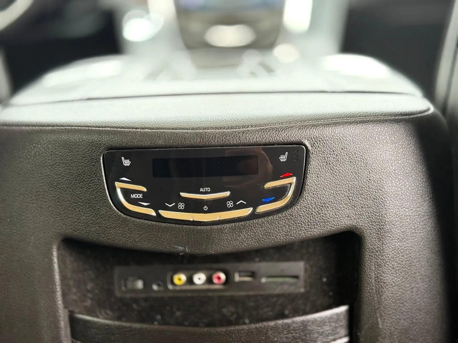 Used 2015 Cadillac Escalade ESV Luxury image 23