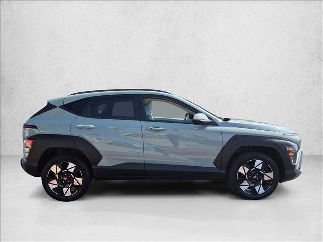 Used 2024 Hyundai Kona SEL AWD/4WD image 4