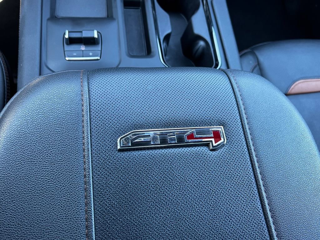 Used 2025 GMC Sierra 2500 AT4 image 31