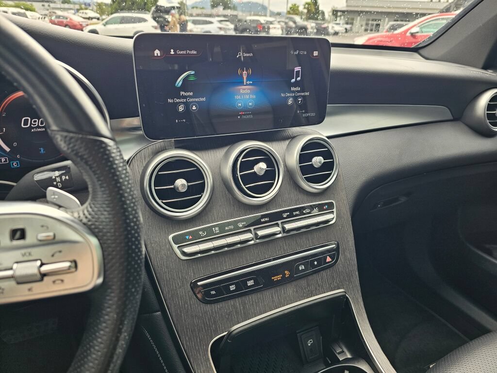 Used 2020 Mercedes-Benz GLC 300 4MATIC image 24