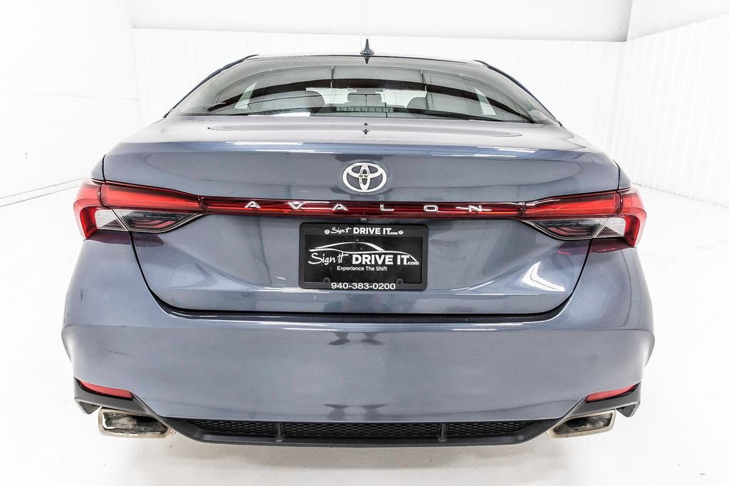 Used 2021 Toyota Avalon XLE w/ Moonroof Package FWD image 6