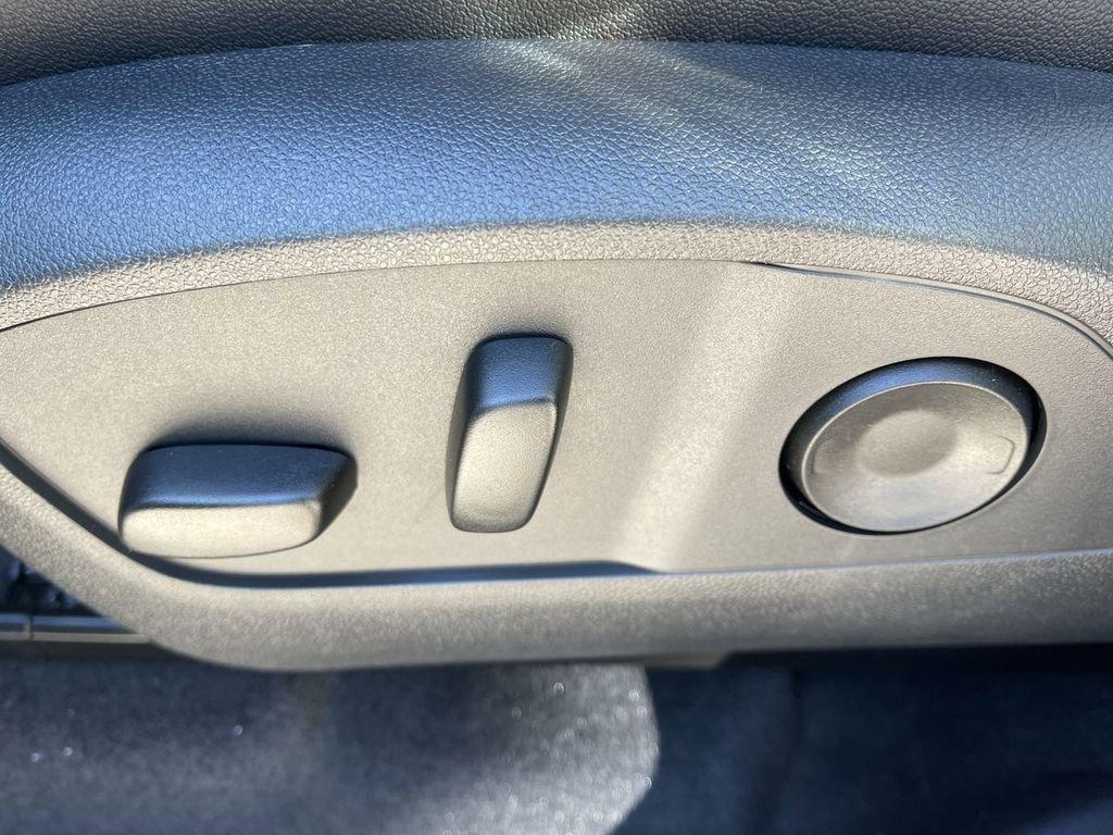 New 2026 Chevrolet Traverse LT w/ Driver Confidence Package image 12