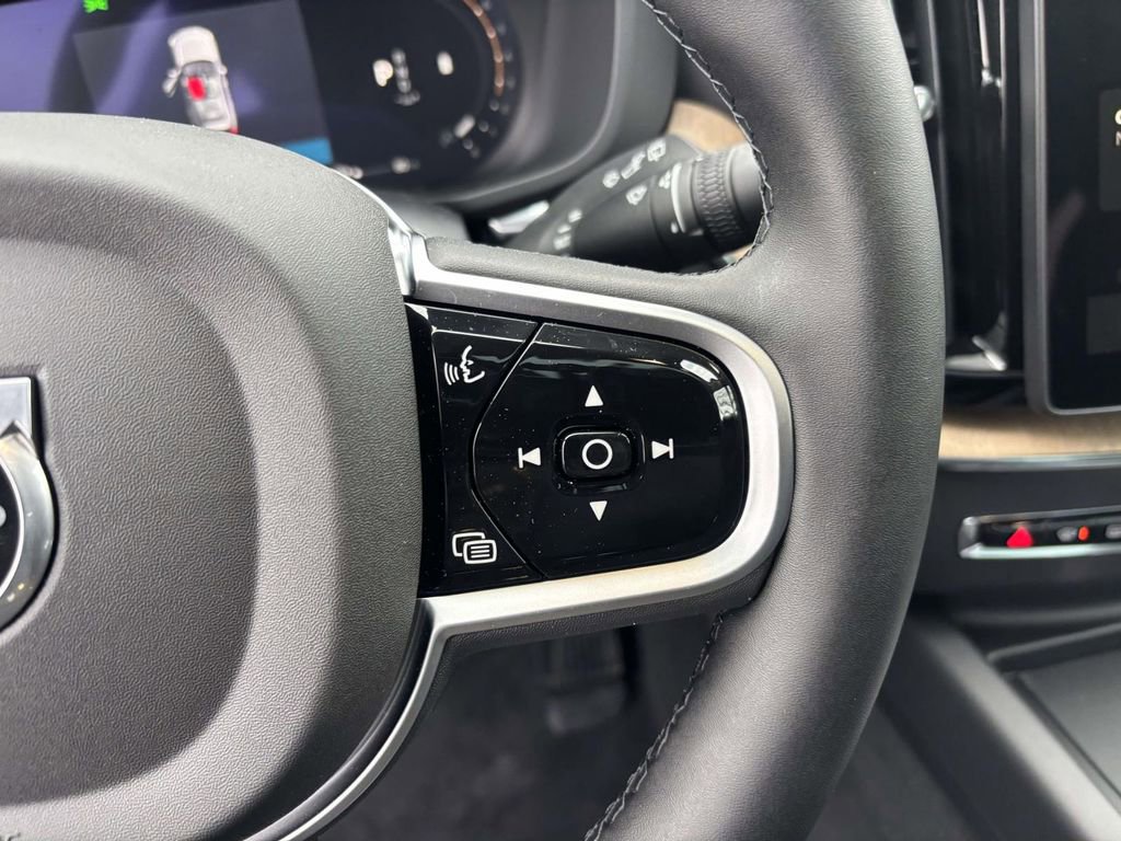 New 2026 Volvo XC60 B5 Plus w/ Protection Package Premier image 18