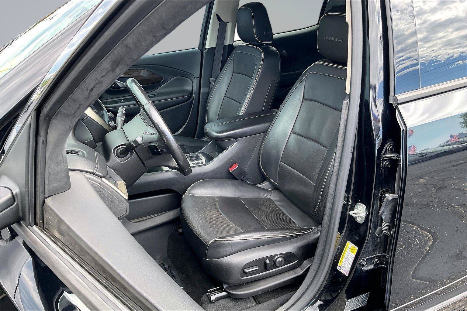 Used 2018 GMC Terrain Denali w/ Driver Alert Package II AWD/4WD image 25