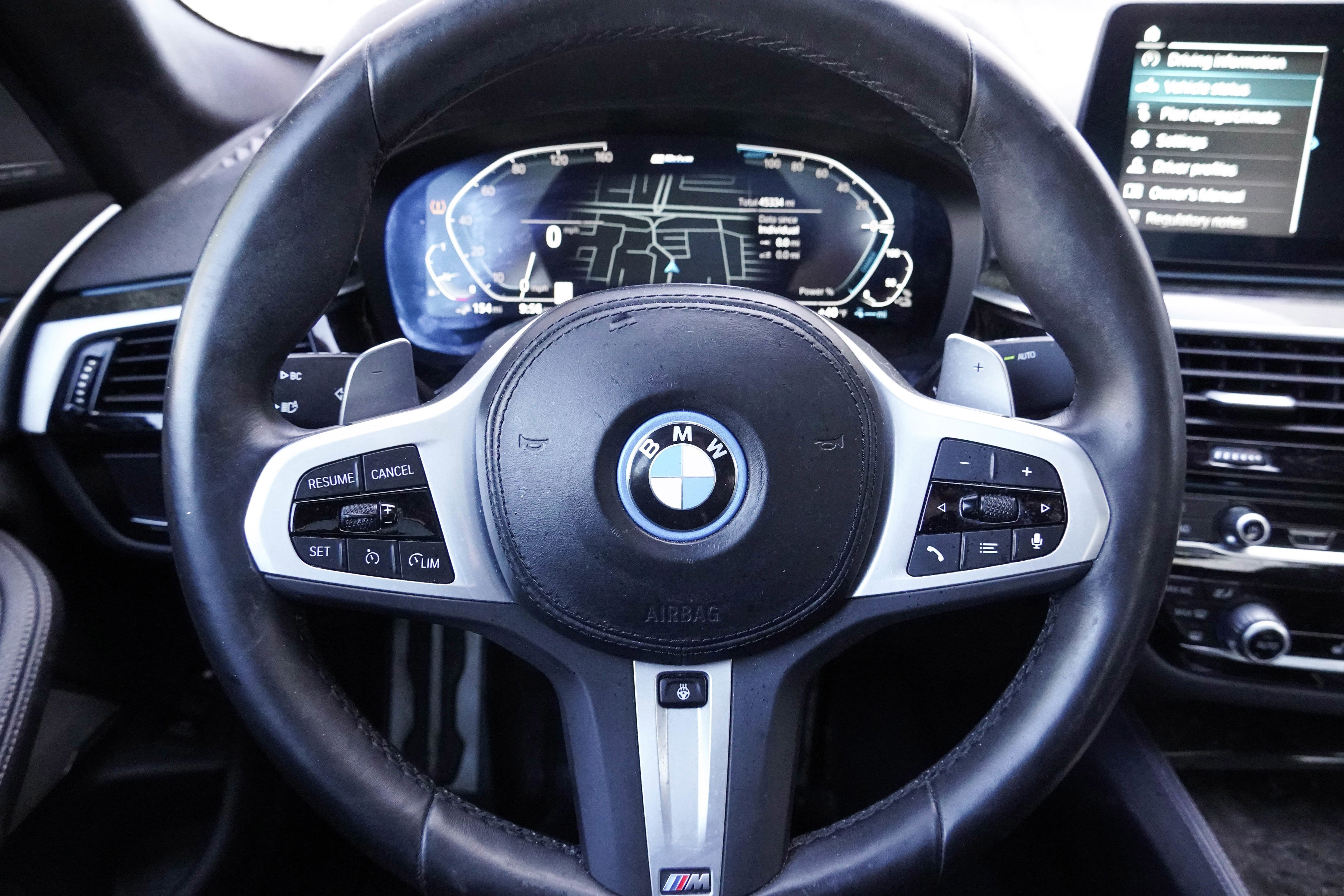 Certified 2023 BMW 530e xDrive w/ Premium Package image 18