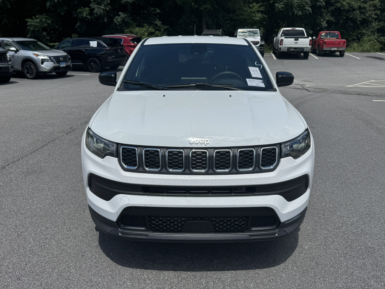 Used 2024 Jeep Compass Sport AWD/4WD image 2