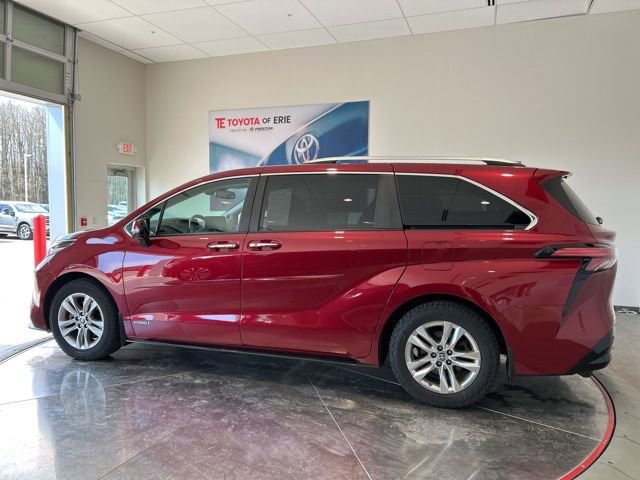 Used 2021 Toyota Sienna Limited AWD/4WD image 4