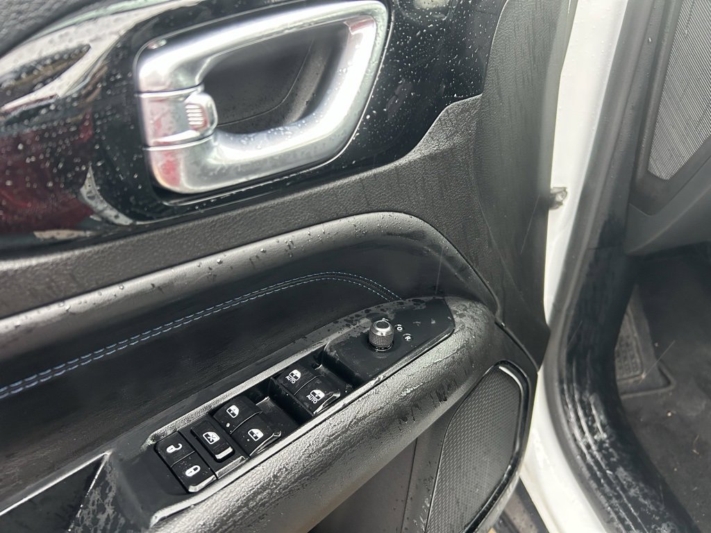 Used 2025 Jeep Compass Latitude w/ Altitude Special Edition image 11