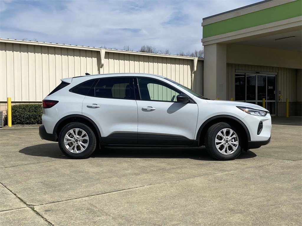 New 2025 Ford Escape Active w/ Cold Weather Package image 2