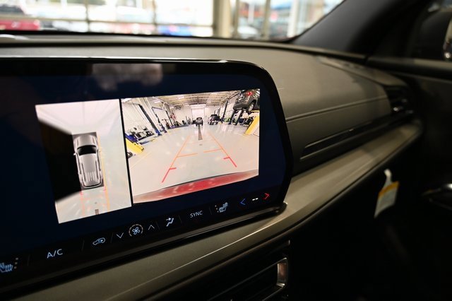 New 2026 Chevrolet Traverse LT w/ Driver Confidence Package image 17