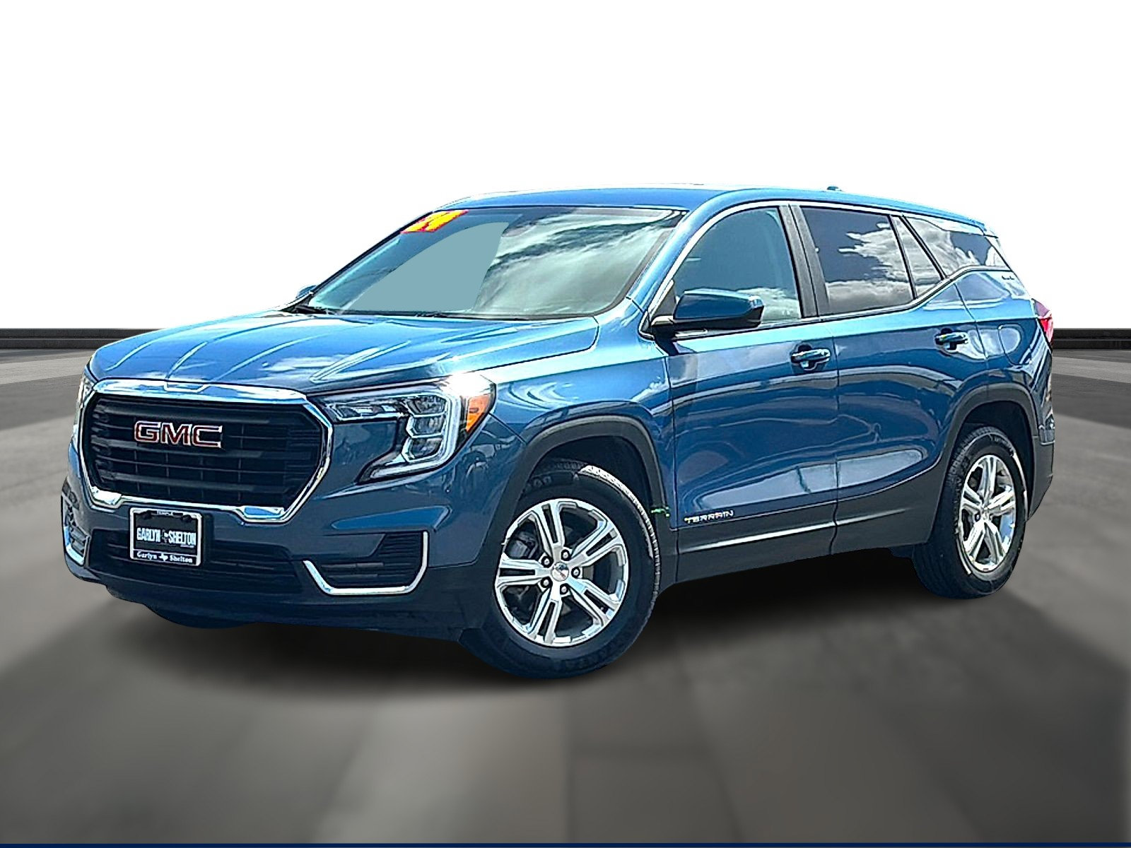 Used 2024 GMC Terrain SLE FWD image 1