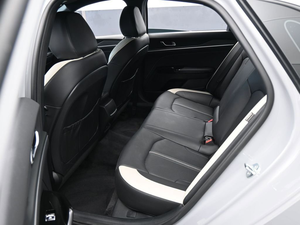 Used 2025 Kia K5 GT-Line image 32