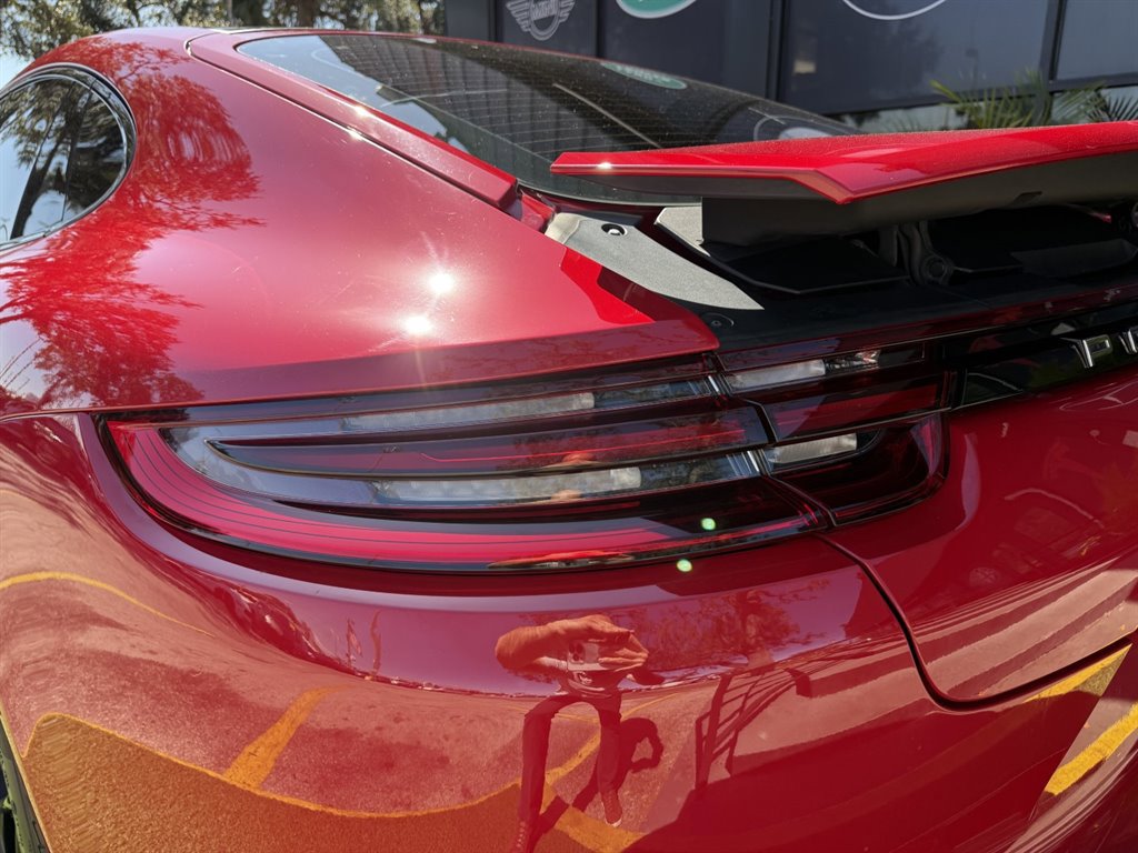 Used 2018 Porsche Panamera 4 image 11