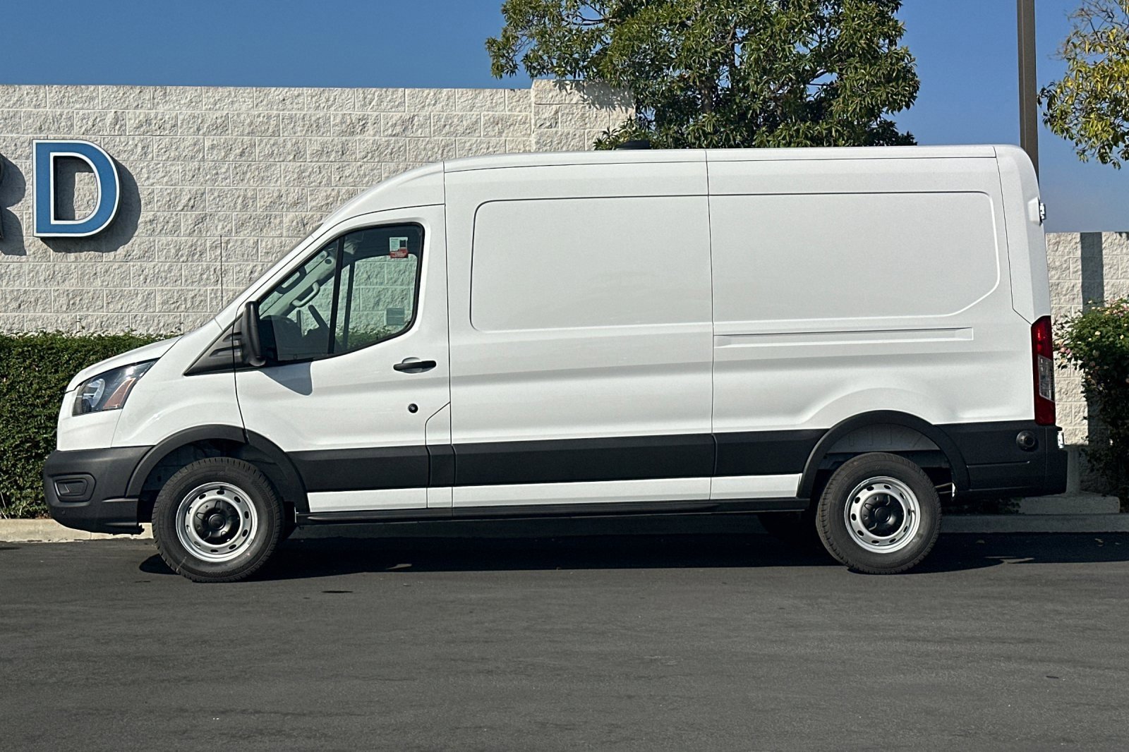 New 2026 Ford Transit 250 148 Medium Roof w/ Load Area Protection Package image 7