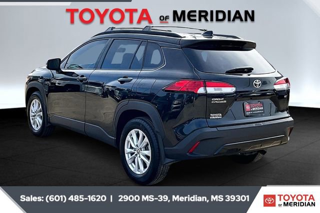 Used 2024 Toyota Corolla Cross LE image 2