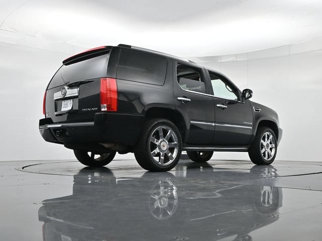 Used 2011 Cadillac Escalade Luxury AWD/4WD image 37