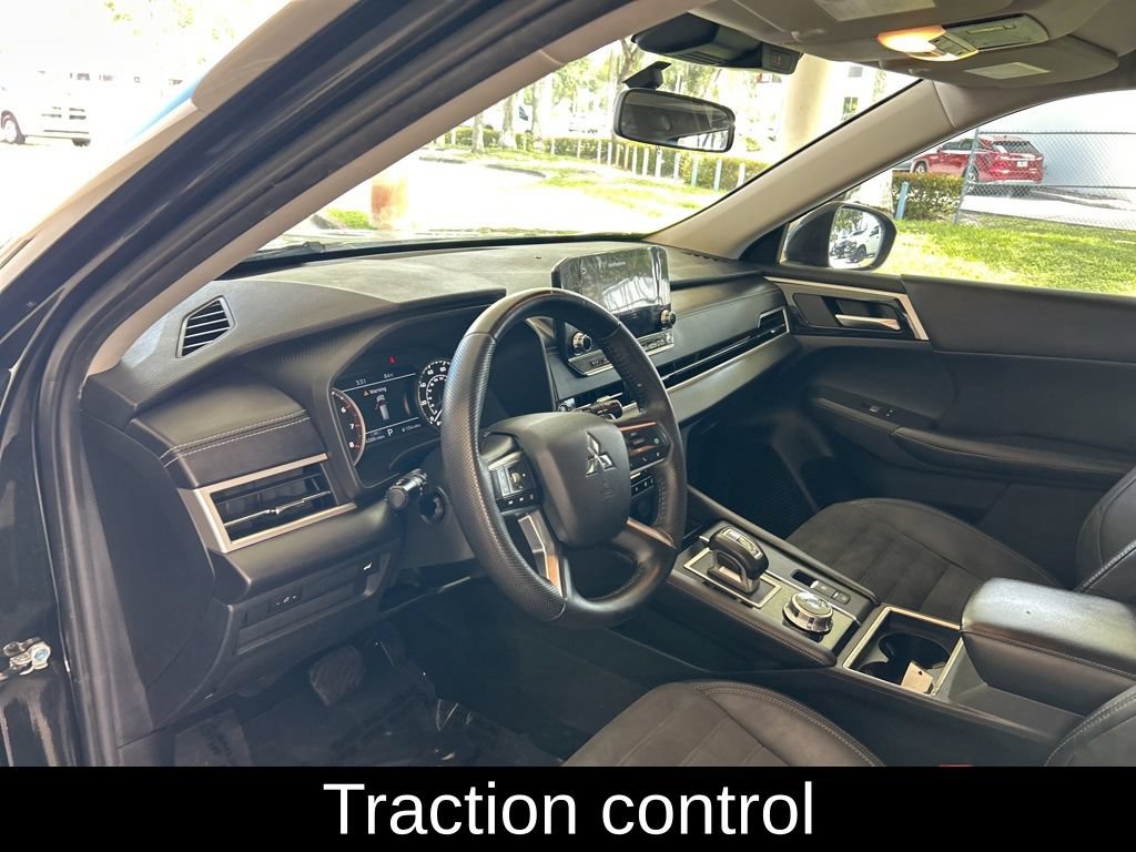 Used 2023 Mitsubishi Outlander SE FWD image 6
