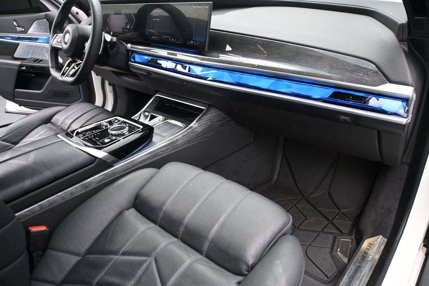 Used 2023 BMW 760i xDrive w/ Executive Package AWD/4WD image 22