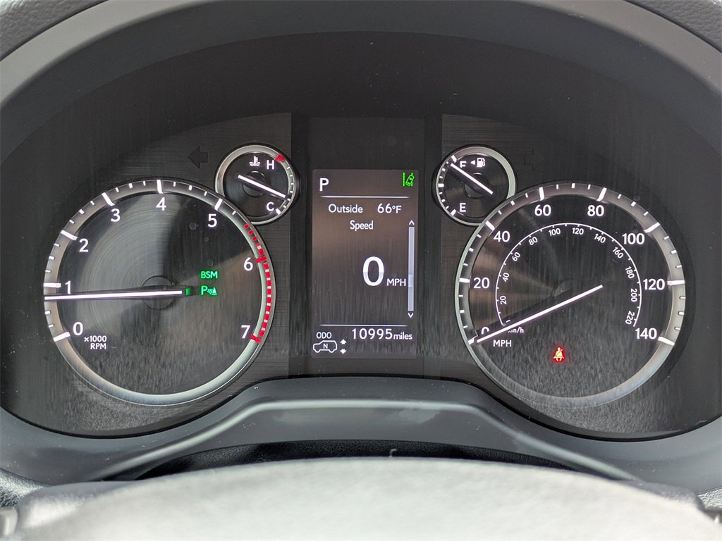 Used 2023 Lexus GX 460 Luxury w/ Accessory Package image 28