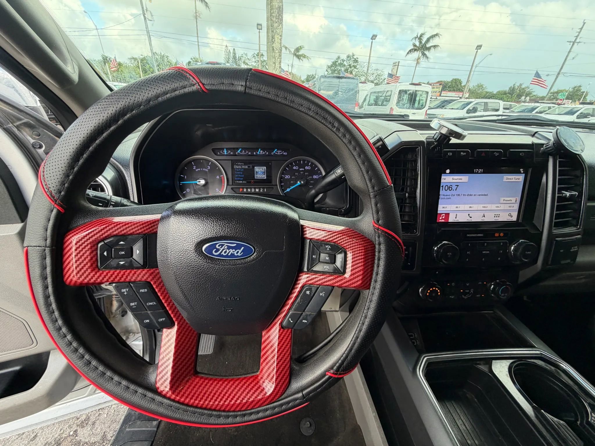 Used 2018 Ford F250 XLT w/ XLT Premium Package image 11