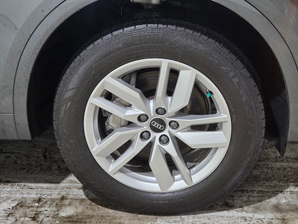 Used 2022 Audi Q5 2.0T Premium w/ Convenience Package AWD/4WD image 14