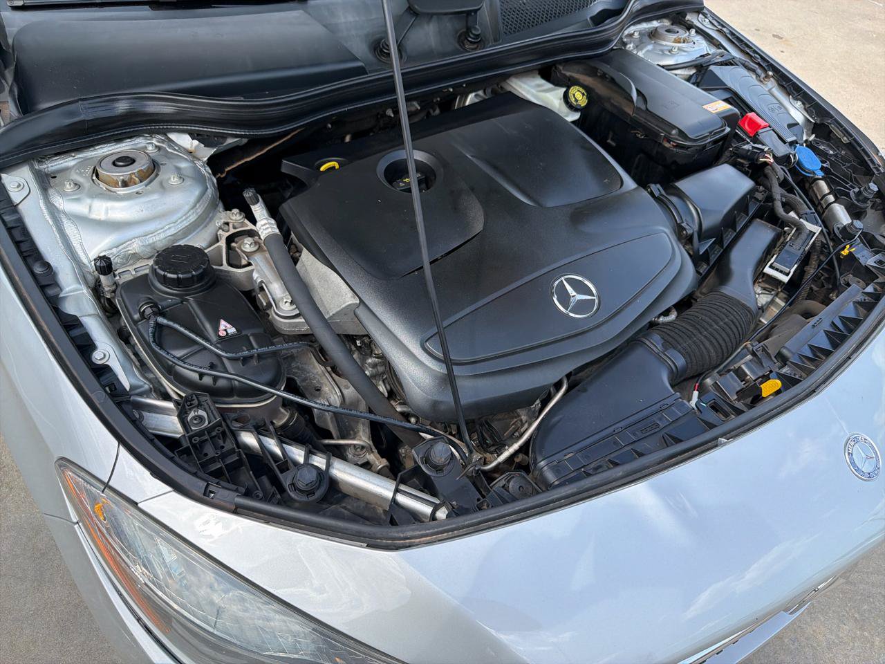 Used 2015 Mercedes-Benz CLA 250 4MATIC image 34