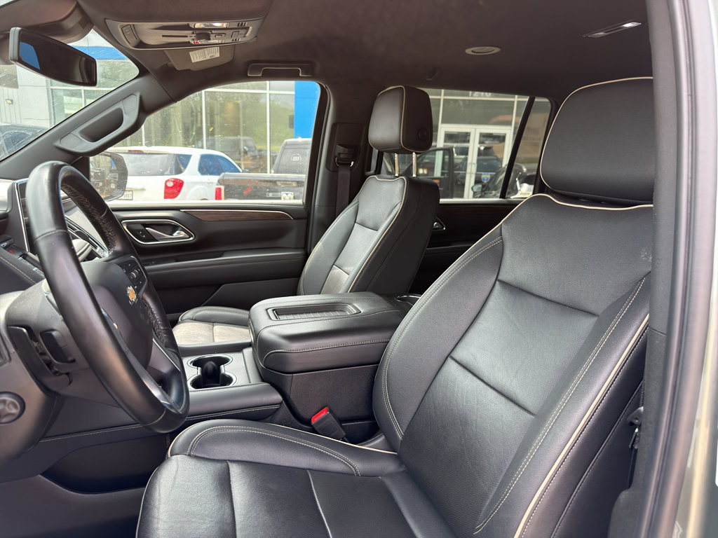 Used 2023 Chevrolet Suburban Premier AWD/4WD image 11