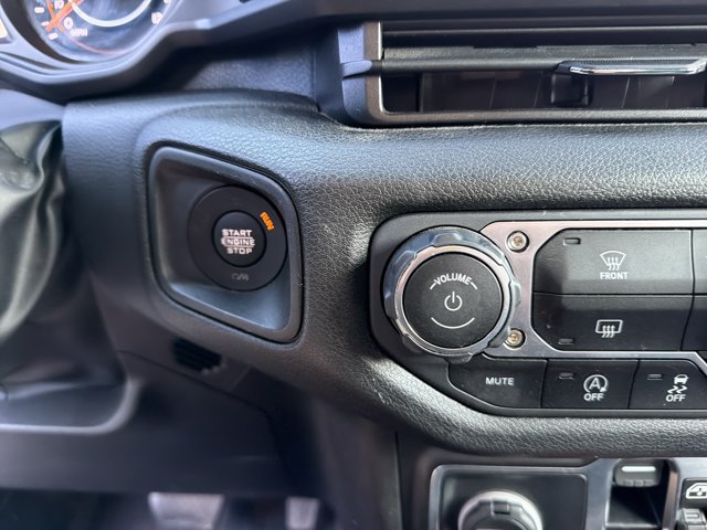 Used 2025 Jeep Gladiator Sport AWD/4WD image 24