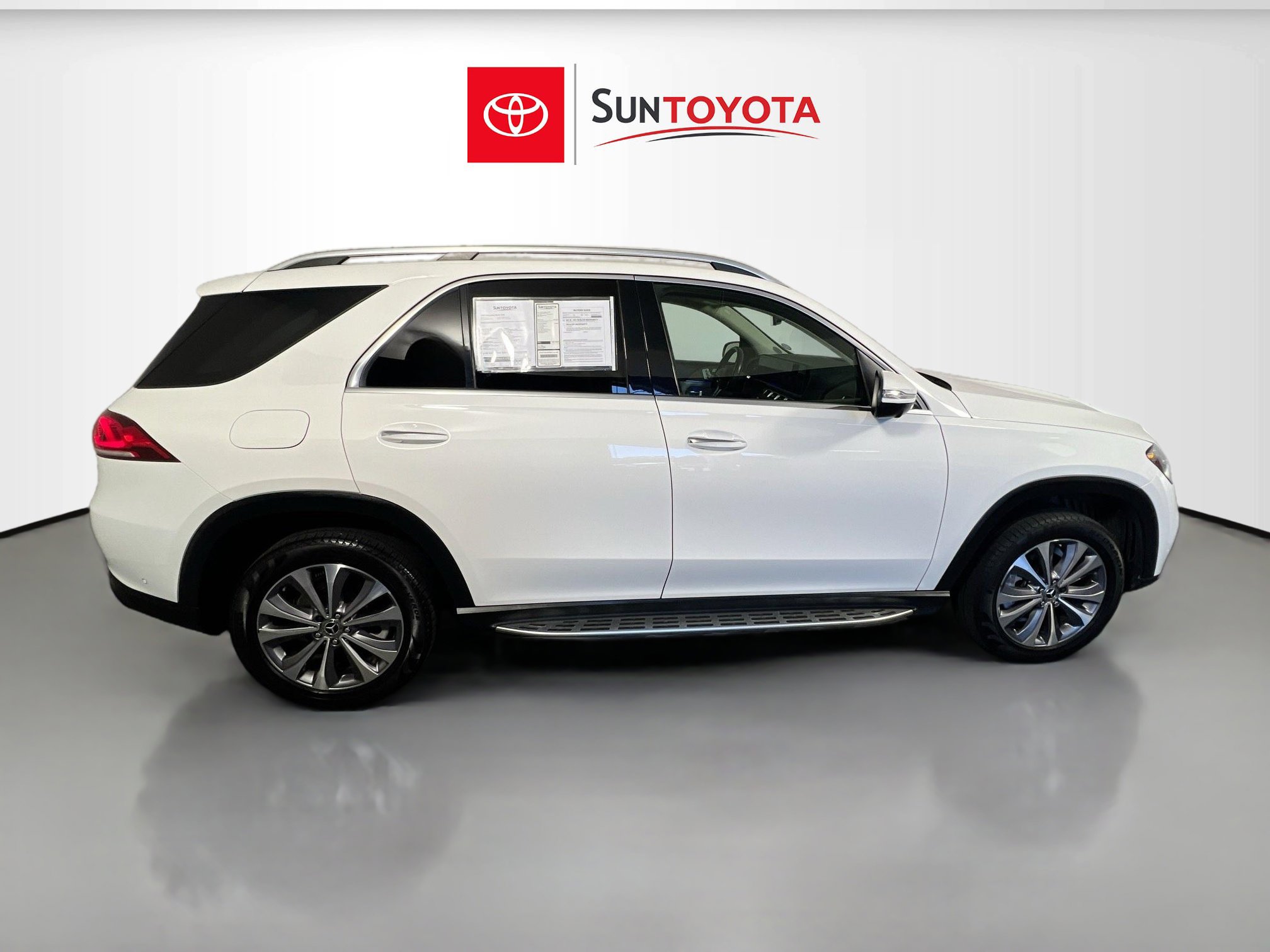 Used 2022 Mercedes-Benz GLE 350 4MATIC image 2
