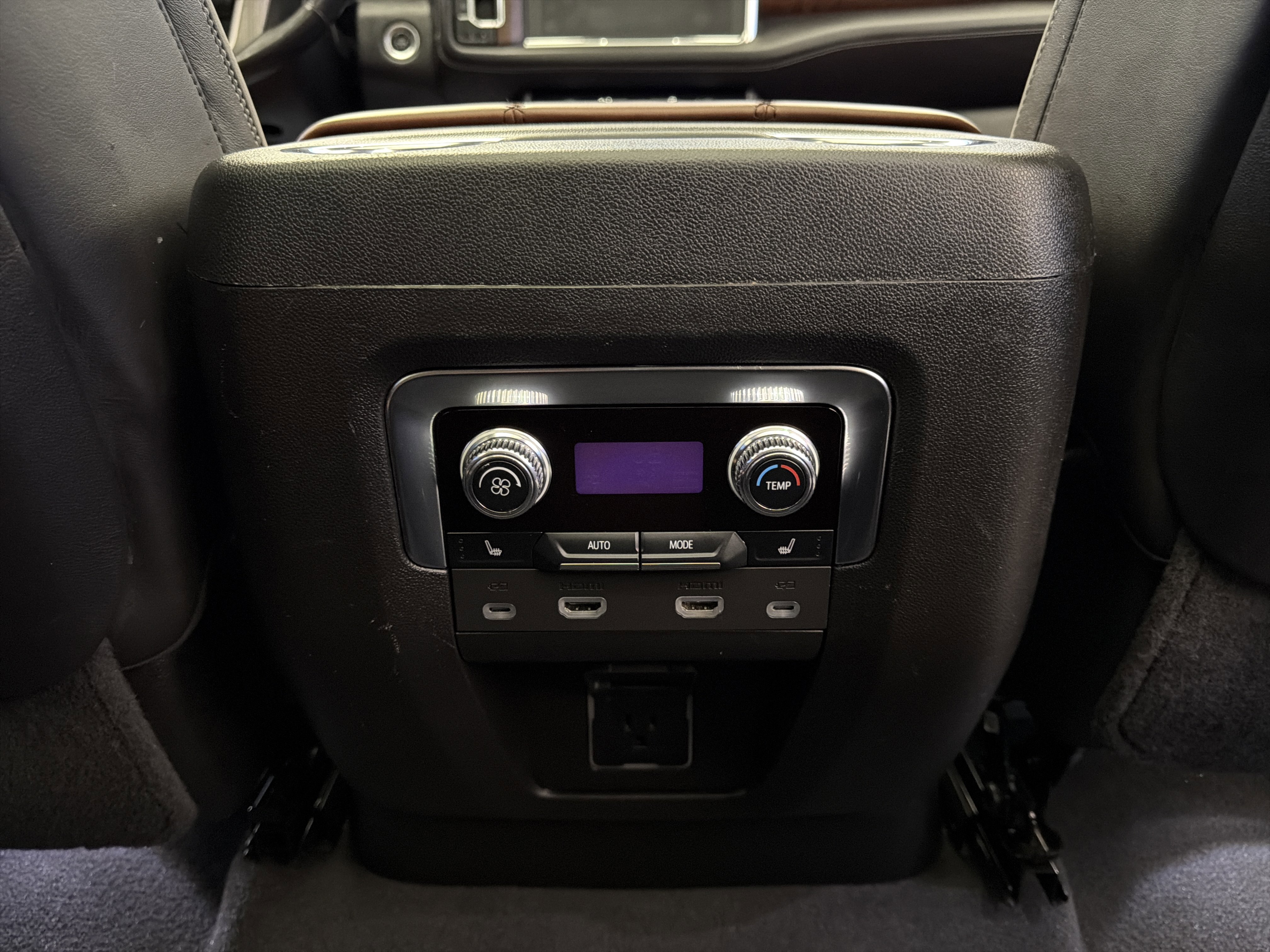 Used 2023 GMC Yukon XL Denali Ultimate image 30