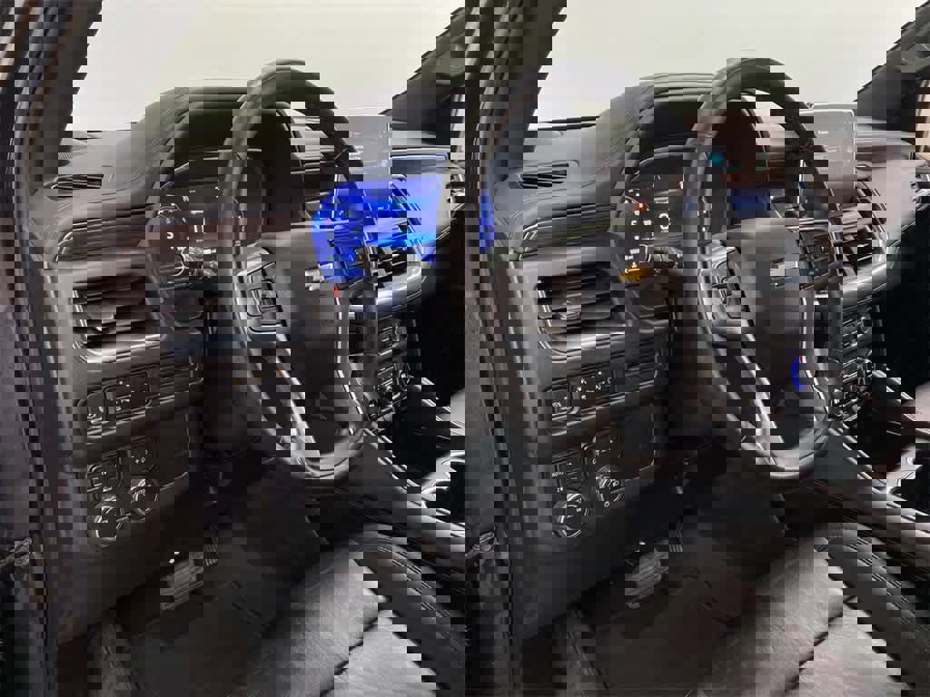 Used 2023 Chevrolet Tahoe LT image 2