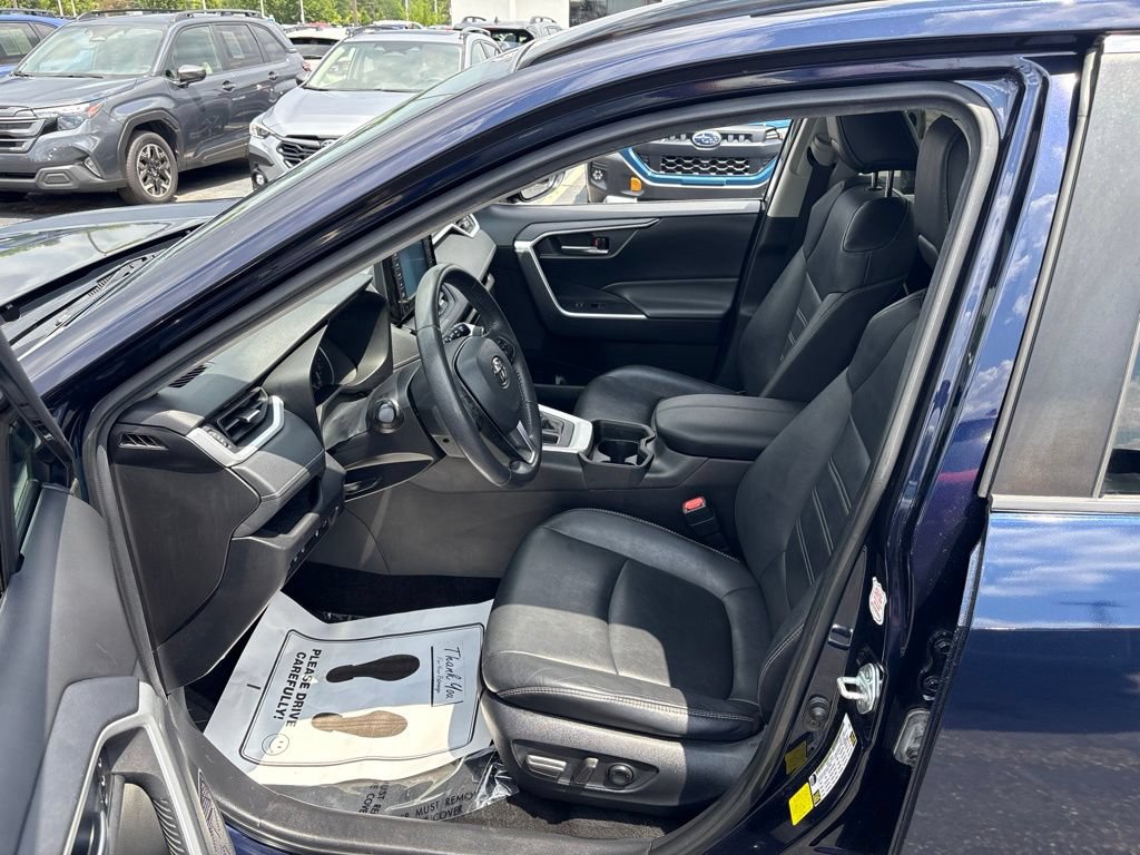 Used 2021 Toyota RAV4 XLE Premium FWD image 9