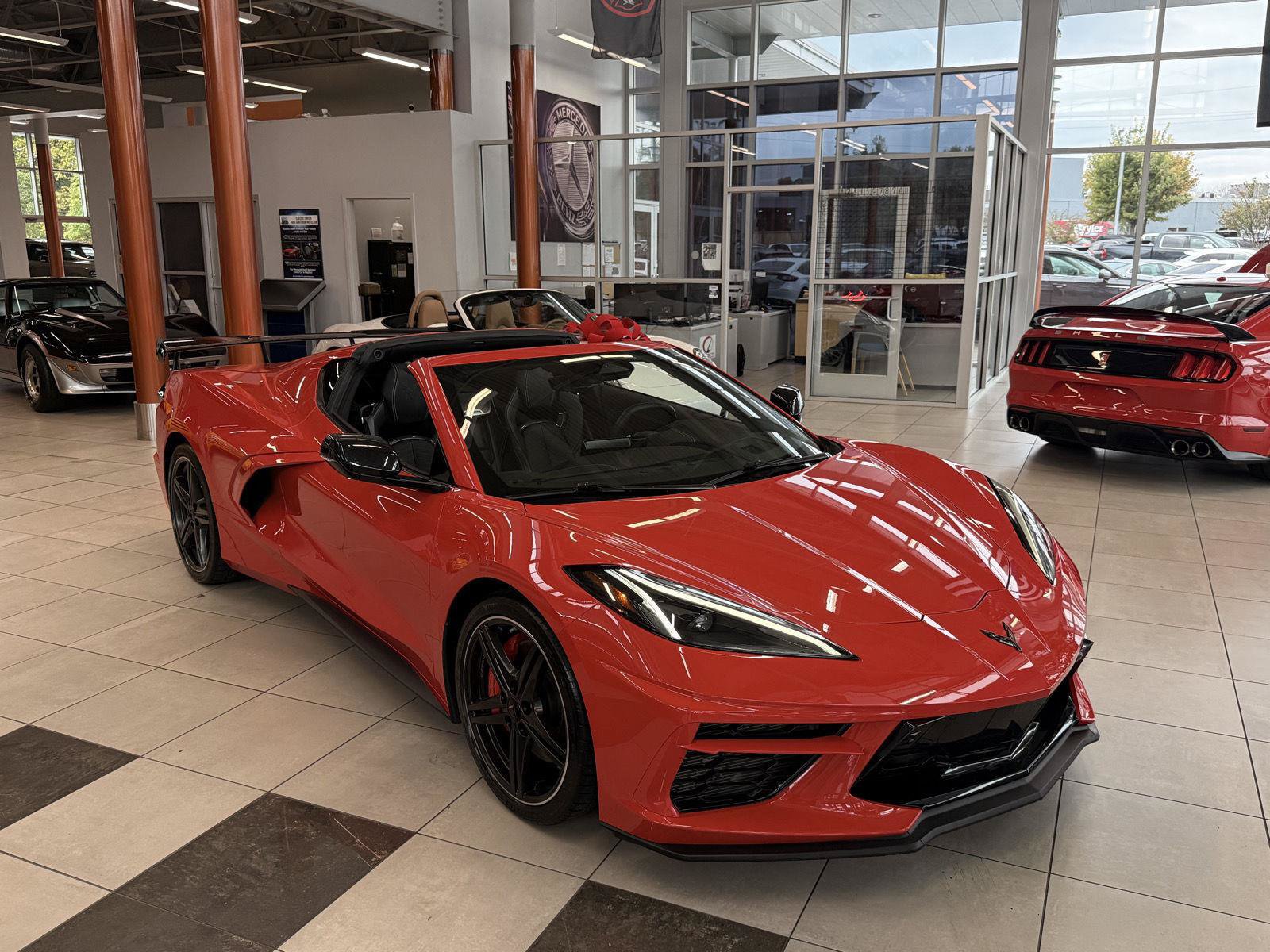 Used 2024 Chevrolet Corvette Stingray Preferred Cpe w/ Z51 Performance Package RWD image 3