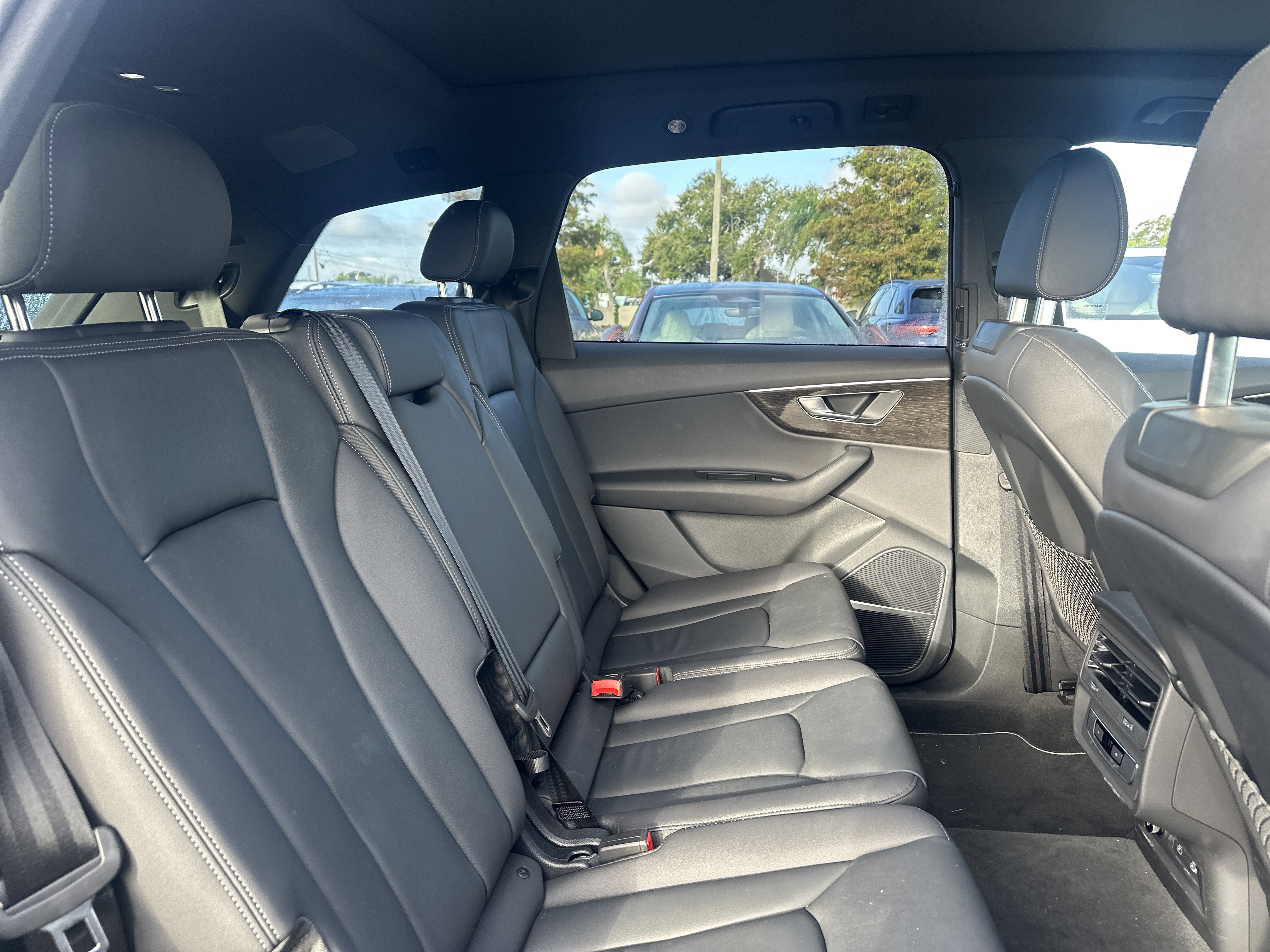 Used 2025 Audi Q7 2.0T Premium w/ Convenience Plus Package image 7