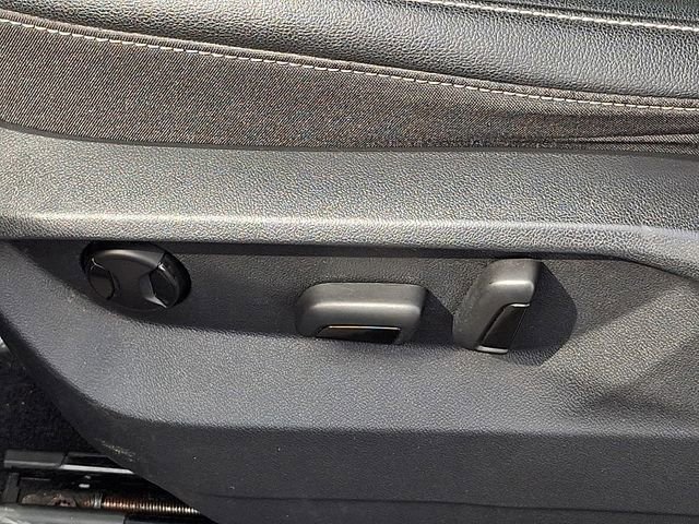 Used 2020 Volkswagen Atlas Cross Sport SE image 22